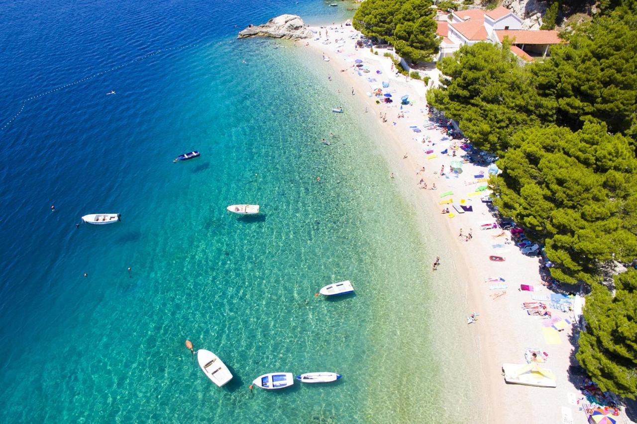 Apartments By The Sea Brela, Makarska - 6007 Exterior photo