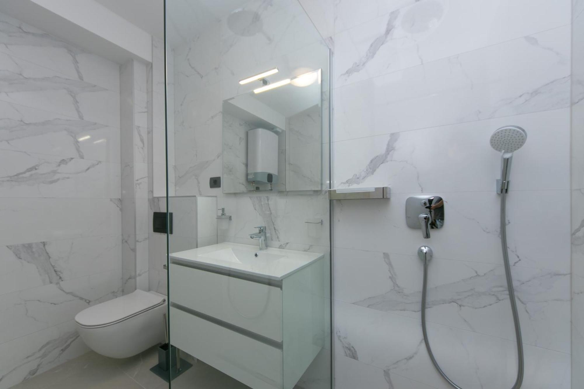 Apartments By The Sea Brela, Makarska - 6007 Room photo
